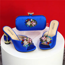 Nigeria Popular New Elegant Red Color Chunk Heels Sandals for Simple And Versatile Exquisite Party Shoes And Bag Set