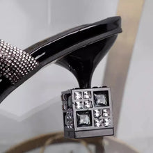 Womens Slippers with Middle Heel Open Toes Anti Slip Rhinestones Chain Buckle 2025 New Summer Outdoor PU Fashion Slippers