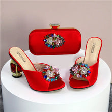 Nigeria Popular New Elegant Red Color Chunk Heels Sandals for Simple And Versatile Exquisite Party Shoes And Bag Set
