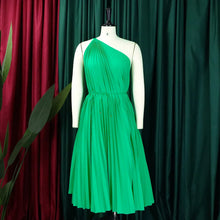 CM.YAYA Women One Shoulder Sleeveless Big Swing Pleated Knee Length Dress 2023 Fashion Street Vestidos Sexy Chic Dresses