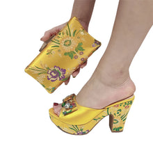 2023 Italian Designer Sandals Fashion Faux Embroidery Pattern Rhinestone Italian Design Ladies Wedding Shoes 10cm High Heels