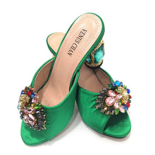 Nigeria Popular New Elegant Red Color Chunk Heels Sandals for Simple And Versatile Exquisite Party Shoes And Bag Set