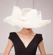 Elegant Women's Fascinators For Wedding Outdoor Events And Church