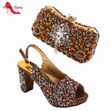 2024 Fashion New Arrivals INS Hot Sale Full Crystal Shinning Shoes and Bag Set for Dress in Red Color Sandals Christmas Party