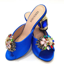 Nigeria Popular New Elegant Red Color Chunk Heels Sandals for Simple And Versatile Exquisite Party Shoes And Bag Set