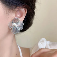 Romantic Flower Petal Long Tassel Drop Earrings for Women 2024 Trend Imitation Pearl Hanging Piercing Earrings Wed Jewelry Gift