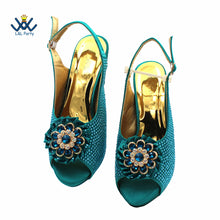 2022 Sweet  Special Design Women Crystal Style African Ladies Party Shoes Matching Bag in Magenta Color