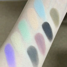 UCANBE 15 Shades Eyeshadow Palette Purple Chameleon Shimmer Glitter Matte Matellic Eye Shadow Makeup Palette Halloween Makeup