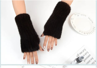 2025 New Brand Style Top Quality Women's 100% Winter Warm Real Mink Fur Knitted Half Finger Gloves Girls Typing Mittens