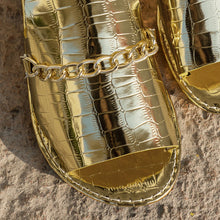 Large Flat Bottomed Straight Chain Slippers for Women in Summer 2024, Wearing Stone Patterned Beach Sandals for Outdoor Wear