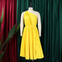 CM.YAYA Women One Shoulder Sleeveless Big Swing Pleated Knee Length Dress 2023 Fashion Street Vestidos Sexy Chic Dresses