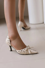 Summer Women Rivet Air Holes High Heel Sandals Commuter Design Pumps Cute Bow Heels Lady Fetish Sweet Wedding Pointy Shoes
