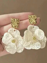 Romantic Flower Petal Long Tassel Drop Earrings for Women 2024 Trend Imitation Pearl Hanging Piercing Earrings Wed Jewelry Gift