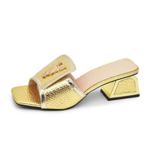 New Ladies Dress Shoes Decorated with Appliques Closed Toe Heels Ladies Shoes and Sandals Luxury Brand Shoes Women Wedding Pumps