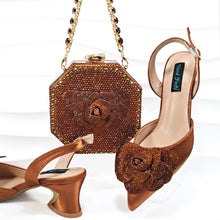 QSGFC African Popular Styles Evening Shoes And Bags Paired With Handmade Petal Clutches Pointed Toe Mid-Heel Women Shoes