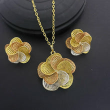 24K Gold-plated Two Piece Copper Jewelry Set India Dubai Jewelry Gold Warped Geometry Necklace Earrings