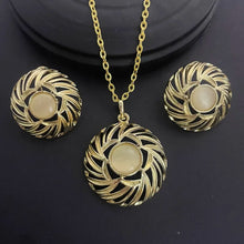 24K Gold-plated Two Piece Copper Jewelry Set India Dubai Jewelry Gold Warped Geometry Necklace Earrings