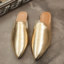 Summer Flat Shoes Women Closed Toe Slippers Slip on Mules Outdoor Sandals New Pointed Toe Light Slippers Causal Slides Women